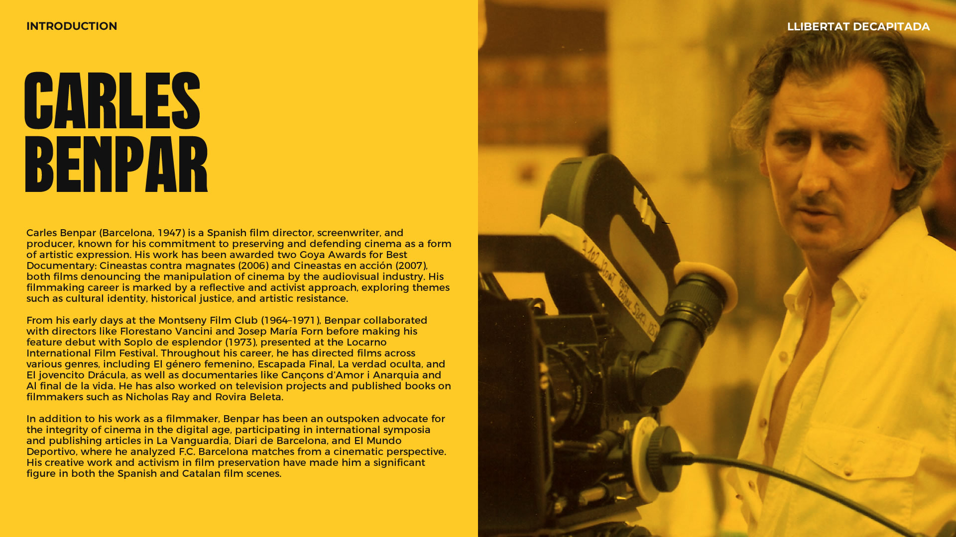 Placa que contiene una biografía del director de cine Carles Benpar y una fotografía en pleno rodaje.